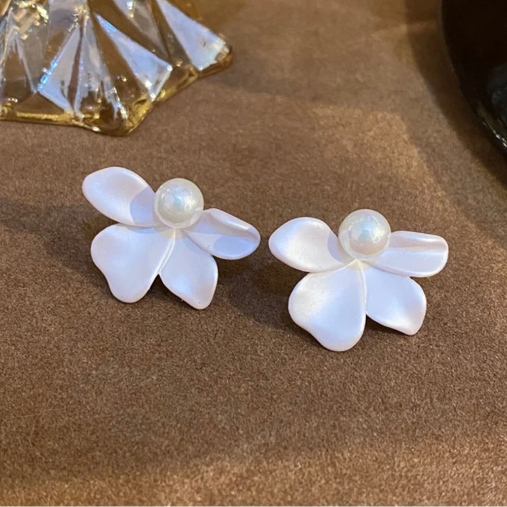 White Floral Clay Earrings